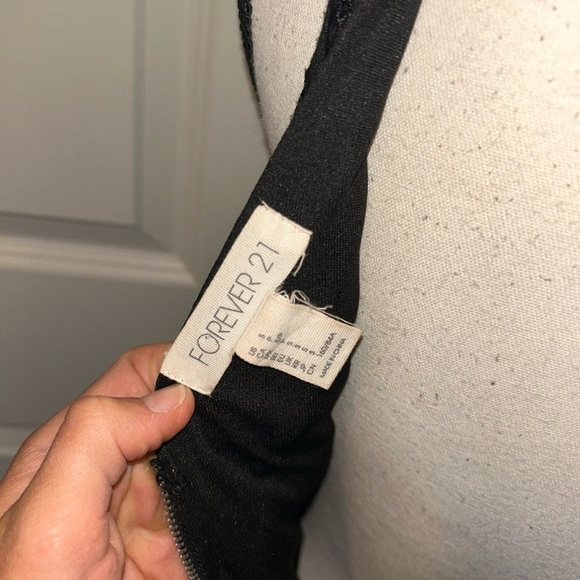 Forever 21 Black Textured vneck fit and flare Dress - Picture 4 of 4